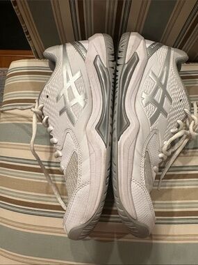 asics size 9